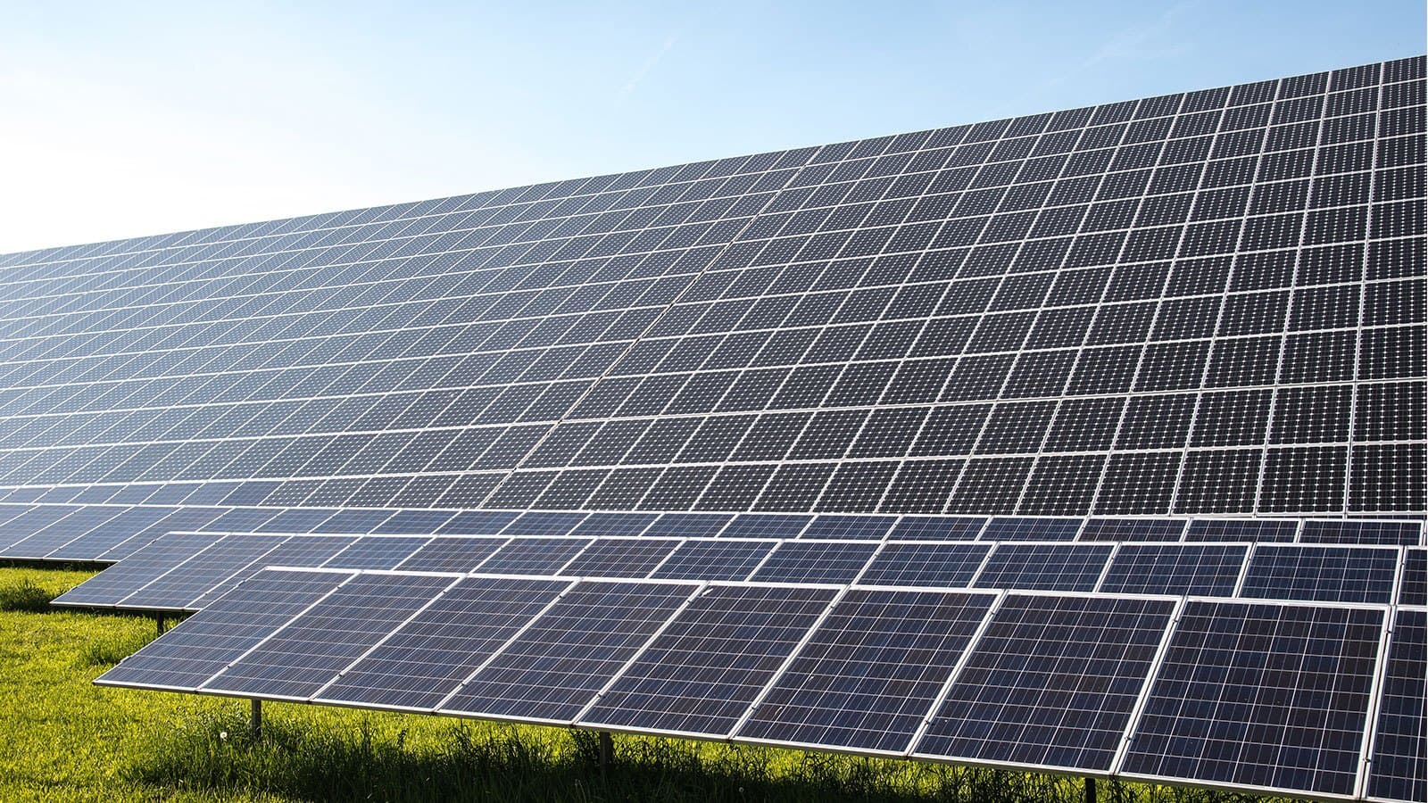 Nahaufnahme von Solarmodulen